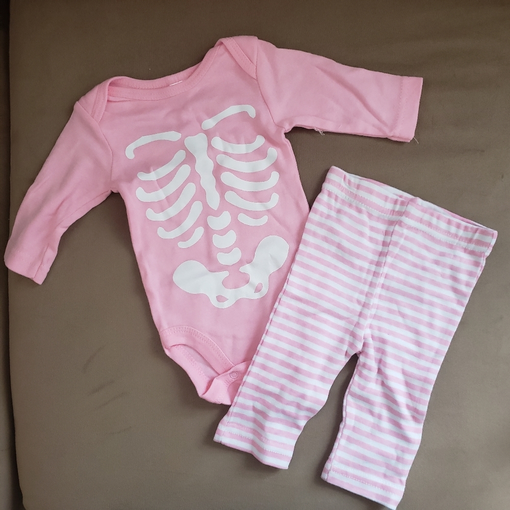 🛍❄NWOT/ 2 piece lot/Modern Baby